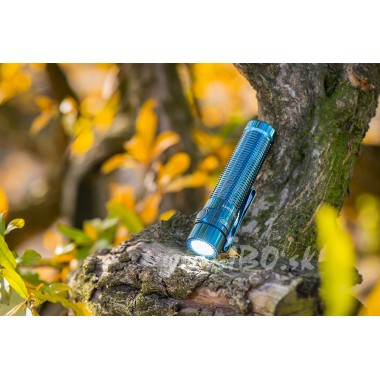 LED baterka Olight Warrior Mini 1500 lm - Summer 2 Limitovaná edícia